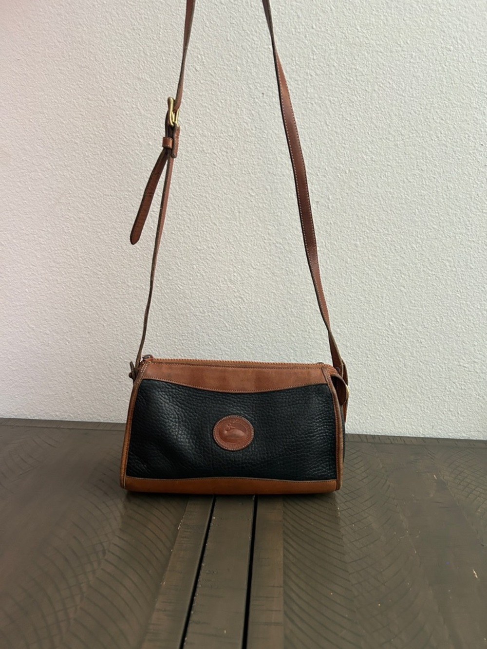 VINTAGE Dooney & Bourke All-Weather Leather crossbody bag